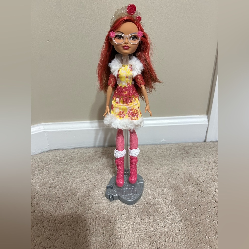 Ever After High Epic Winter Rosabella Beauty Doll